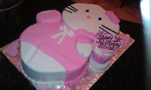 Hello Kitty - 3D cutout with cake laying down