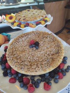 Mixed Berries Crumb Pie