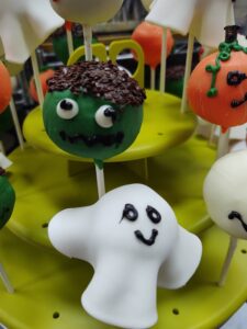 Halloween cake pops