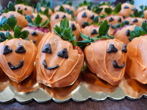 Halloween Chocolate Dipped Strawebrries